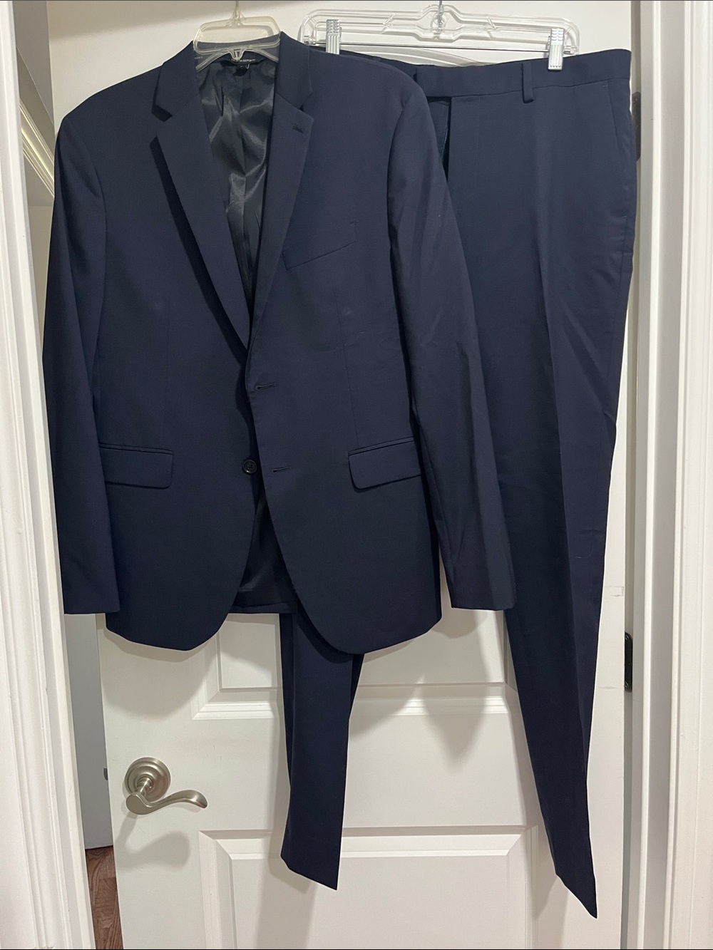 Banana Republic Men's Marzotto Tessuto Navy Two-Piece Suit 40R and 33x34